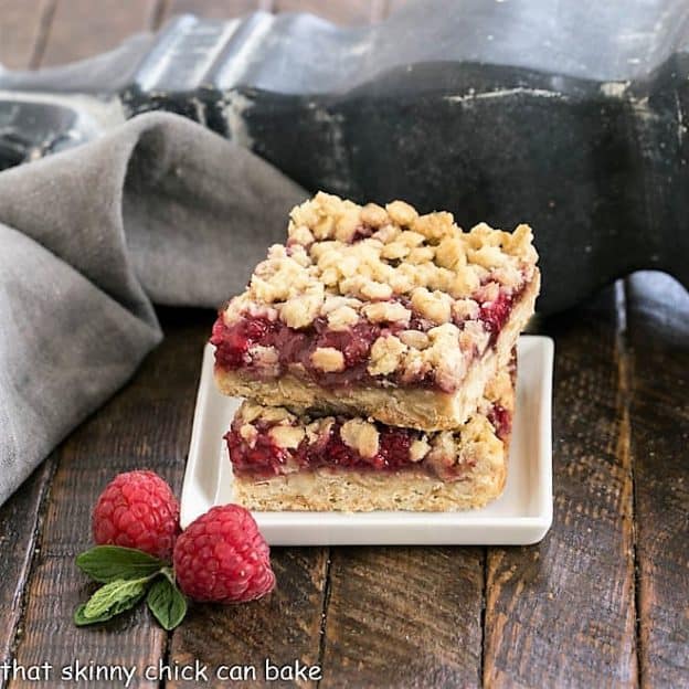 Raspberry Streusel Bars - With Oatmeal Crumble - That Skinny Chick Can Bake