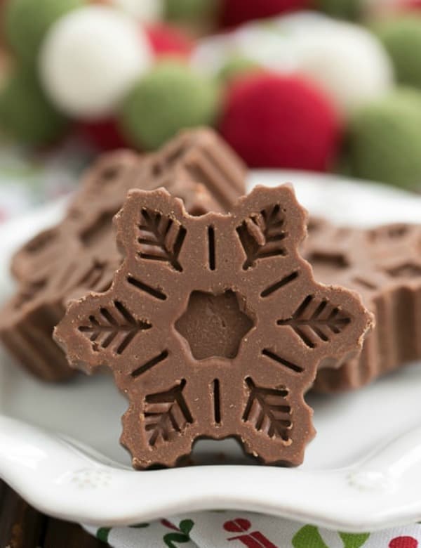 Festive Fudge Snowflakes - With Pro Tips - That Skinny Chick Can Bake
